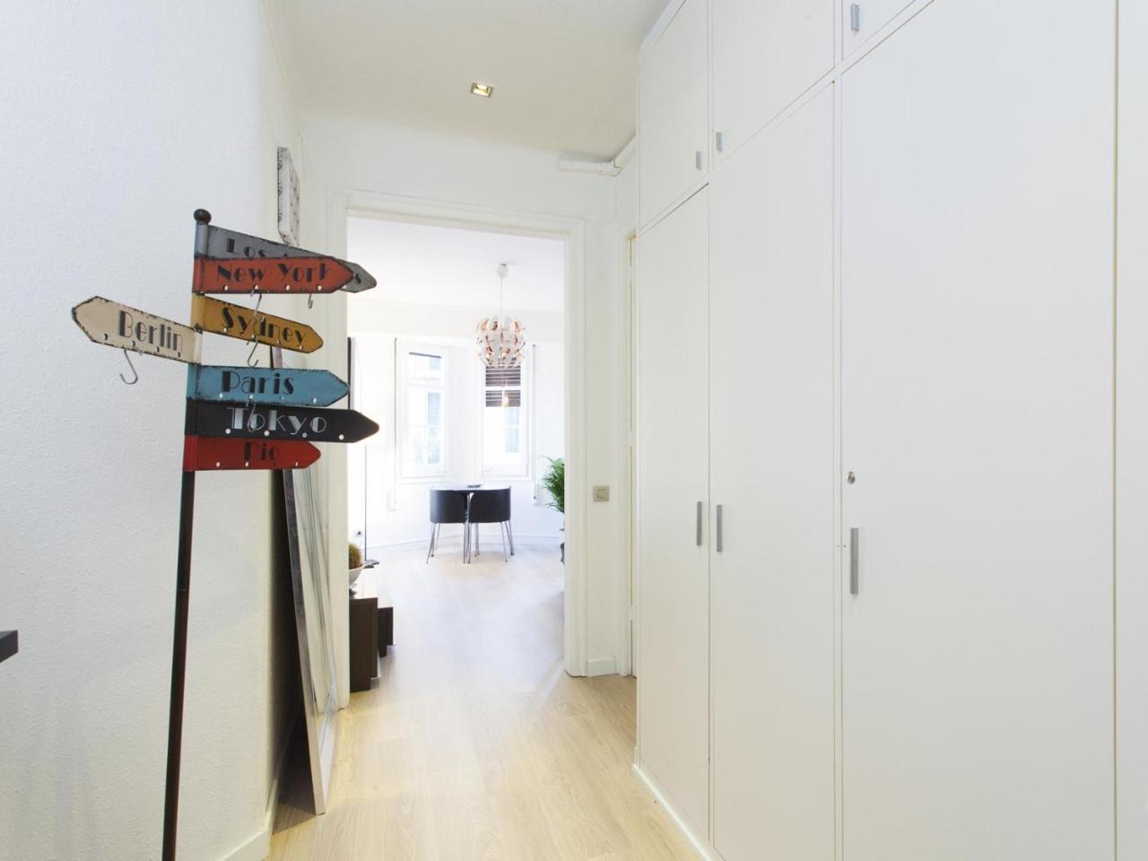 Sunny Poblesec Apartment